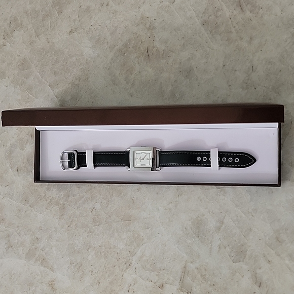 COACH WATCH LADIES WHITE SQUARE DIAL MODEL 0221 with Box 36 MM - Picture 5 of 5